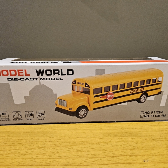 Die-Cast World Model School Bus Toy - Picture 8 of 8
